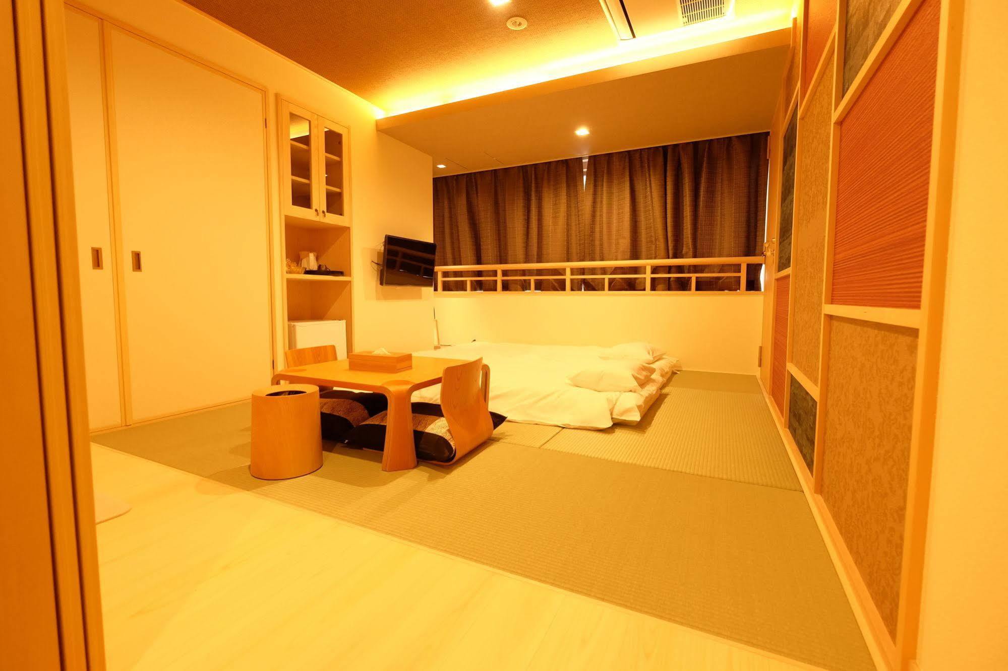 東心斎橋おおきにアパート Ookini Ryokan & Apartment Ōsaka Extérieur photo