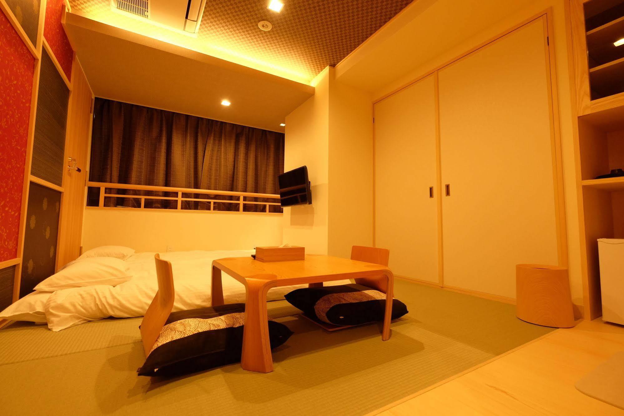 東心斎橋おおきにアパート Ookini Ryokan & Apartment Ōsaka Extérieur photo